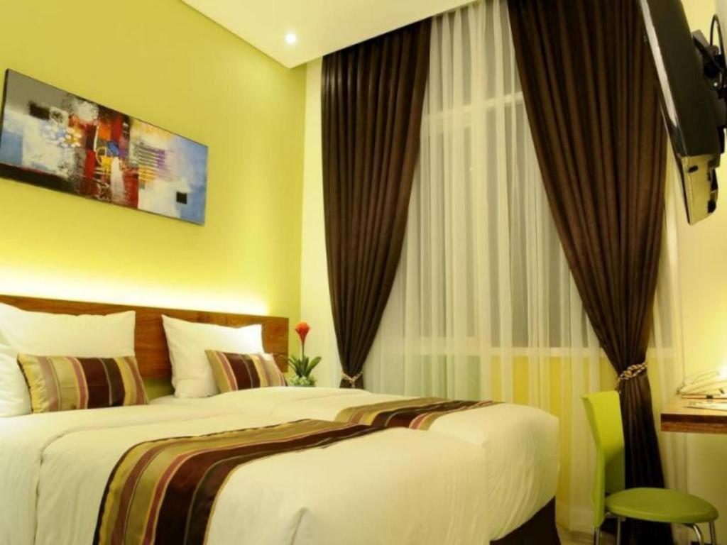 Biz Boulevard Hotel Manado Exterior photo
